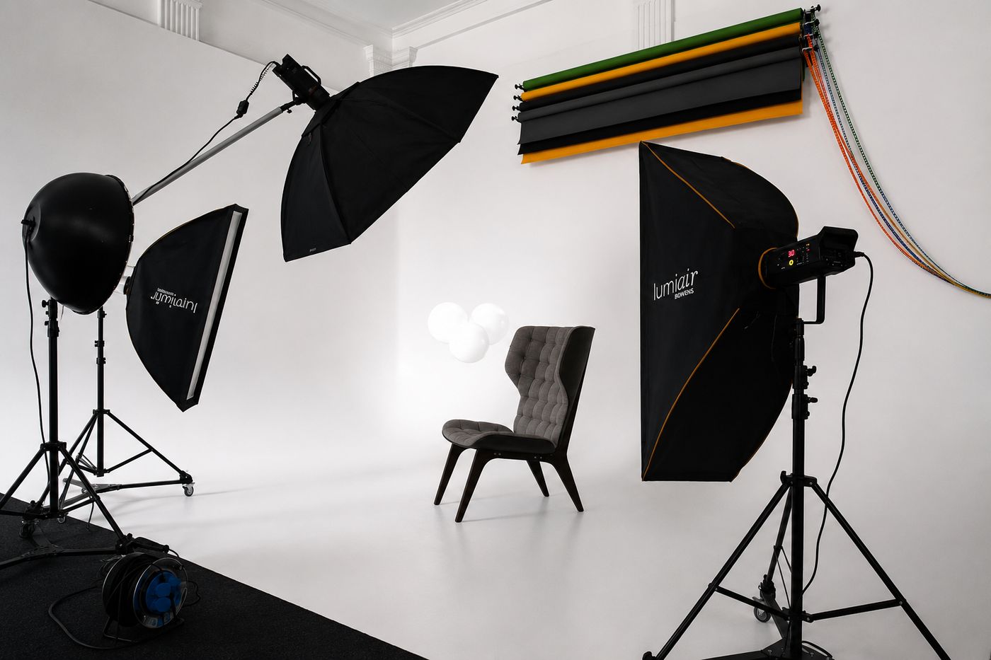 White Cyclorama — студія з білим цикло та Profoto